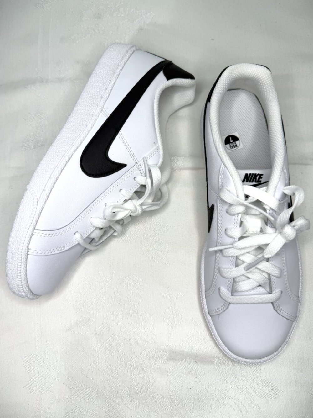 Nike Court Royale Low Top White/Black Sneakers 749747-107 Size 7M/8.5W